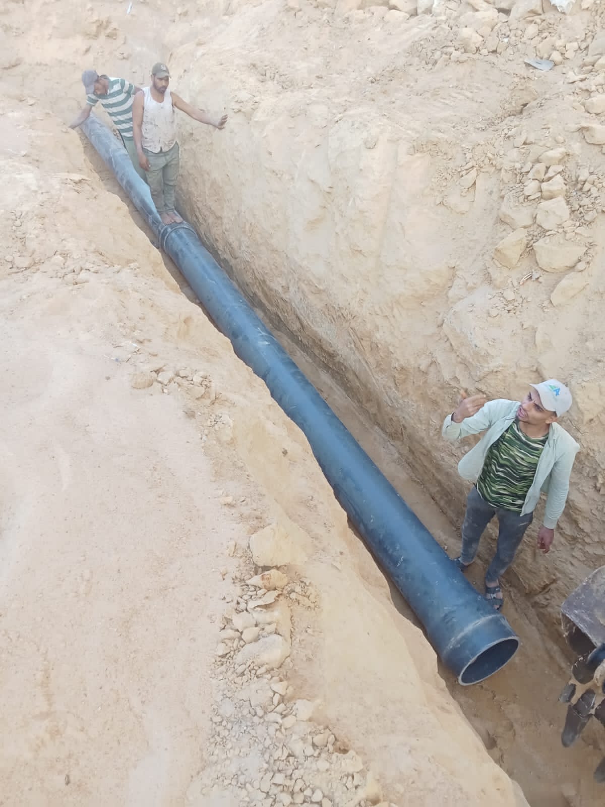 تنفيذ المرافق العامة والخدمات اللوجستية